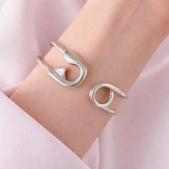 Elegant S925 Silver Bracelet - Picture 1 of 9